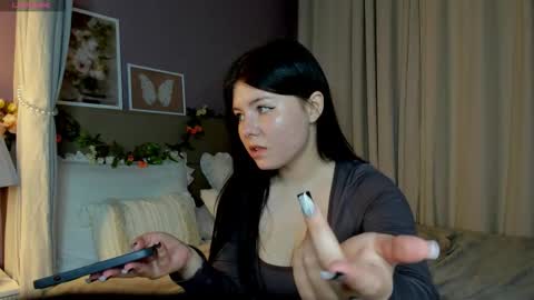 Snapshot of shei1a_shy chatting on September 12, 2025, 8:25 am Amely online show from September 12, 2025, 8:25 am