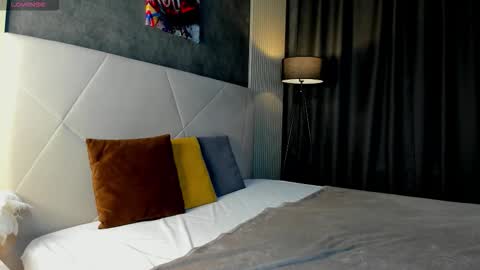 Snapshot of shei1a_shy chatting on December 15, 2025, 9:24 am Amely online show from December 15, 2025, 9:24 am