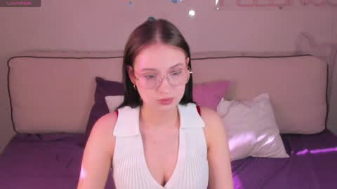 Snapshot of shei1a_shy chatting on April 2, 2026, 8:56 am Amely online show from April 2, 2026, 8:56 am