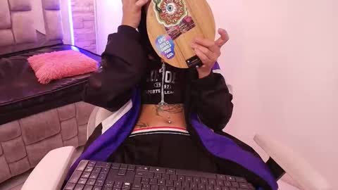 sheilly_brown online show from October 1, 2025, 7:42 pm