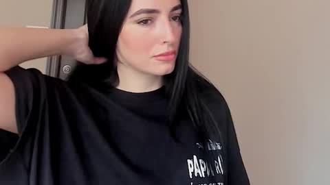 Snapshot of sheisallthat chatting on October 7, 2025, 7:44 pm sheisallthat online show from October 7, 2025, 7:44 pm