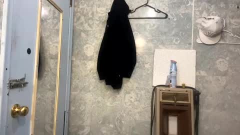 Shelby holes online show from December 5, 2024, 1:38 pm