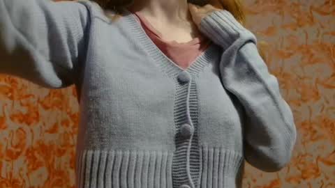 Snapshot of shelikessoymilk chatting on December 13, 2024, 1:04 am Erika online show from December 13, 2024, 1:04 am