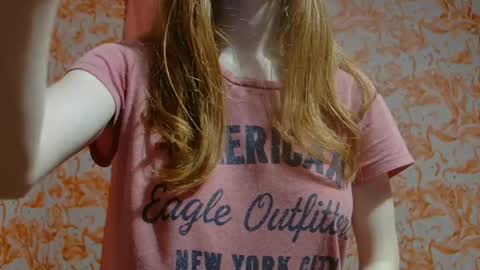 Snapshot of shelikessoymilk chatting on December 16, 2024, 11:50 pm Erika online show from December 16, 2024, 11:50 pm