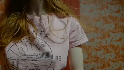 Snapshot of shelikessoymilk chatting on December 25, 2024, 3:40 am Erika online show from December 25, 2024, 3:40 am