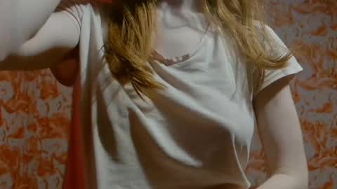 Snapshot of shelikessoymilk chatting on December 28, 2024, 3:47 am Erika online show from December 28, 2024, 3:47 am