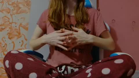 Snapshot of shelikessoymilk chatting on December 31, 2024, 2:40 am Erika online show from December 31, 2024, 2:40 am