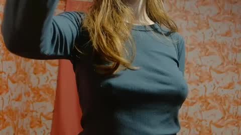 Snapshot of shelikessoymilk chatting on January 4, 2025, 11:27 pm Erika online show from January 4, 2025, 11:27 pm