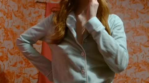 Snapshot of shelikessoymilk chatting on January 10, 2025, 3:29 am Erika online show from January 10, 2025, 3:29 am