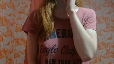 Snapshot of shelikessoymilk chatting on January 19, 2025, 1:21 am Erika online show from January 19, 2025, 1:21 am