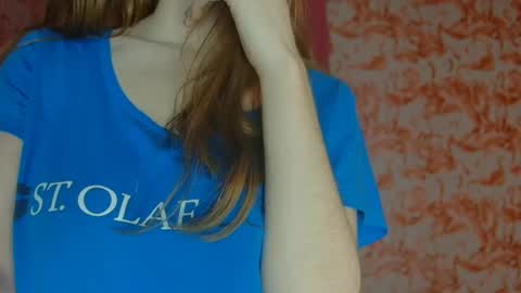 Snapshot of shelikessoymilk chatting on February 1, 2025, 3:19 am Erika online show from February 1, 2025, 3:19 am