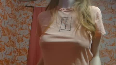 Snapshot of shelikessoymilk chatting on February 3, 2025, 5:29 am Erika online show from February 3, 2025, 5:29 am