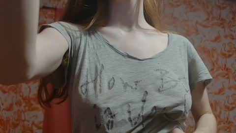 Snapshot of shelikessoymilk chatting on February 12, 2025, 3:18 am Erika online show from February 12, 2025, 3:18 am