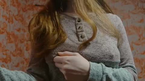 Snapshot of shelikessoymilk chatting on February 24, 2025, 3:23 am Erika online show from February 24, 2025, 3:23 am