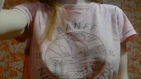 Snapshot of shelikessoymilk chatting on March 6, 2025, 3:35 am Erika online show from March 6, 2025, 3:35 am