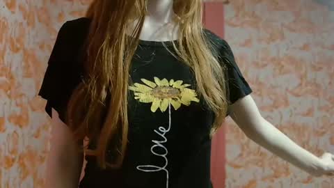 Snapshot of shelikessoymilk chatting on September 18, 2025, 2:35 am Erika online show from September 18, 2025, 2:35 am