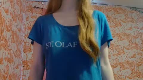 Snapshot of shelikessoymilk chatting on October 16, 2025, 5:58 pm Erika online show from October 16, 2025, 5:58 pm