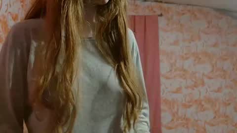 Snapshot of shelikessoymilk chatting on November 2, 2025, 10:45 pm Erika online show from November 2, 2025, 10:45 pm