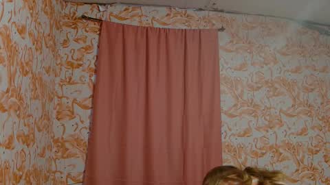 Snapshot of shelikessoymilk chatting on November 11, 2025, 10:43 pm Erika online show from November 11, 2025, 10:43 pm