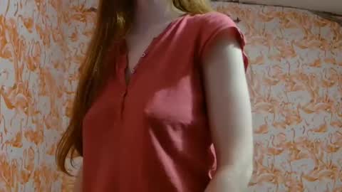 Snapshot of shelikessoymilk chatting on November 16, 2025, 1:44 am Erika online show from November 16, 2025, 1:44 am