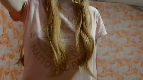 Snapshot of shelikessoymilk chatting on November 22, 2025, 3:49 am Erika online show from November 22, 2025, 3:49 am