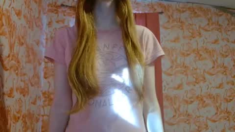 Snapshot of shelikessoymilk chatting on November 23, 2025, 8:19 pm Erika online show from November 23, 2025, 8:19 pm