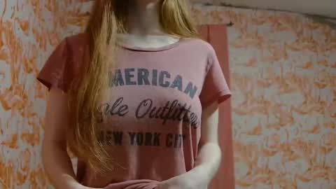 Snapshot of shelikessoymilk chatting on November 25, 2025, 12:54 am Erika online show from November 25, 2025, 12:54 am