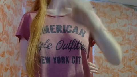 Snapshot of shelikessoymilk chatting on November 26, 2025, 7:04 pm Erika online show from November 26, 2025, 7:04 pm