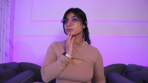 Snapshot of shelleymorell chatting on January 14, 2025, 12:24 pm Transmission schedule Monday - Friday 715 am to 200 pm time Colombia online show from January 14, 2025, 12:24 pm