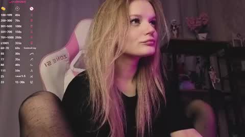 shellyboom online show from June 17, 2026, 8:21 pm