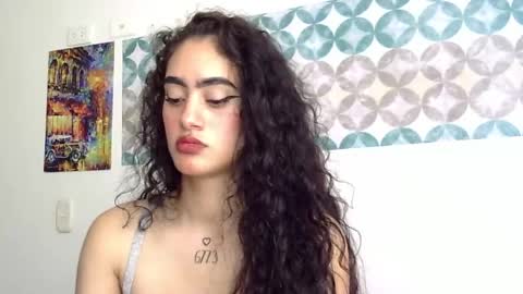 Snapshot of shelsy_d chatting on May 29, 2026, 8:40 pm S H E L S Y online show from May 29, 2026, 8:40 pm