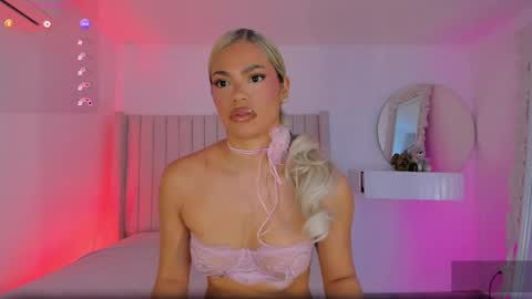 Snapshot of shelynna_azzul chatting on May 9, 2026, 11:37 am shelynna_azzul online show from May 9, 2026, 11:37 am