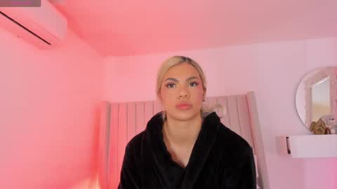 Snapshot of shelynna_azzul chatting on May 11, 2026, 12:33 pm shelynna_azzul online show from May 11, 2026, 12:33 pm
