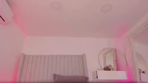 Snapshot of shelynna_azzul chatting on June 4, 2026, 12:00 pm shelynna_azzul online show from June 4, 2026, 12:00 pm