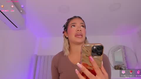 Snapshot of shelynna_azzul chatting on June 27, 2026, 12:33 pm shelynna_azzul online show from June 27, 2026, 12:33 pm