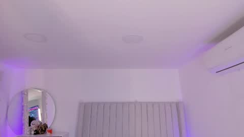 Snapshot of shelynna_azzul chatting on July 10, 2026, 11:57 am shelynna_azzul online show from July 10, 2026, 11:57 am