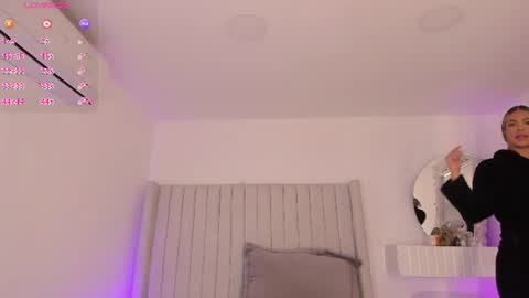 Snapshot of shelynna_azzul chatting on July 13, 2026, 12:19 pm shelynna_azzul online show from July 13, 2026, 12:19 pm
