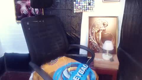 Snapshot of shemel69 chatting on February 10, 2025, 11:13 pm MELODY online show from February 10, 2025, 11:13 pm