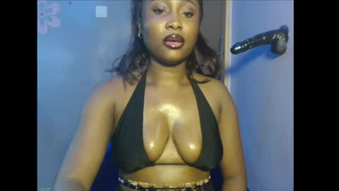 Snapshot of shena_xnomy chatting on July 7, 2026, 7:23 am Favour online show from July 7, 2026, 7:23 am