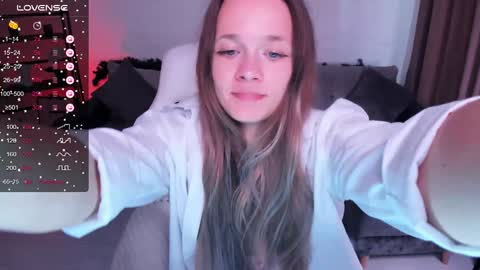 Snapshot of sherill_brill chatting on December 15, 2024, 10:39 am Sheril online show from December 15, 2024, 10:39 am