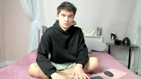 Max online show from January 10, 2026, 5:42 am