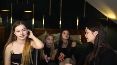 Snapshot of sheryl_elegance chatting on December 17, 2024, 6:42 pm Sheryl online show from December 17, 2024, 6:42 pm