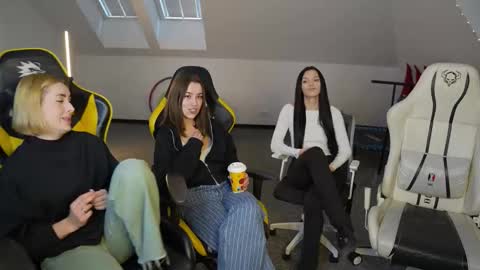 Snapshot of sheryl_elegance chatting on November 21, 2025, 11:20 am Sheryl online show from November 21, 2025, 11:20 am