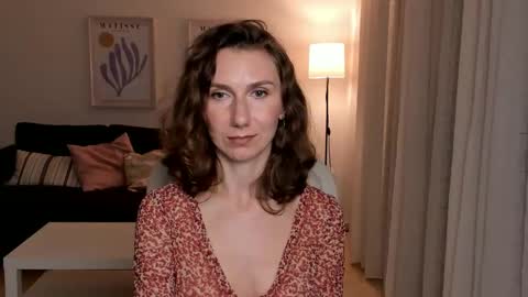 Snapshot of shesleepsnaked chatting on December 22, 2024, 8:25 pm shesleepsnaked online show from December 22, 2024, 8:25 pm