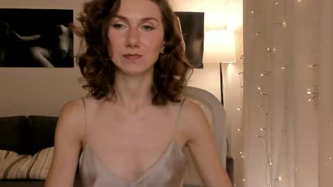 Snapshot of shesleepsnaked chatting on June 18, 2026, 1:04 pm shesleepsnaked online show from June 18, 2026, 1:04 pm