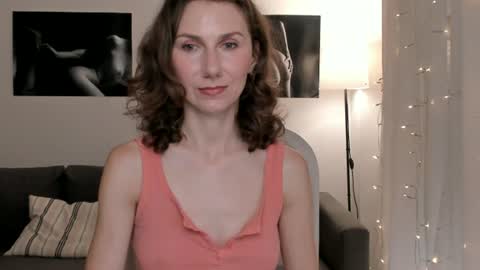 Snapshot of shesleepsnaked chatting on June 21, 2026, 4:31 pm shesleepsnaked online show from June 21, 2026, 4:31 pm