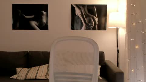 Snapshot of shesleepsnaked chatting on July 16, 2026, 4:02 pm shesleepsnaked online show from July 16, 2026, 4:02 pm