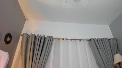 Sheyla online show from December 14, 2025, 4:12 pm