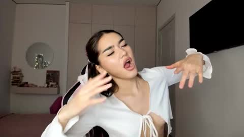 Shineel online show from January 8, 2026, 3:42 am