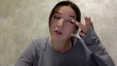 Snapshot of shining_pearl chatting on December 4, 2025, 7:55 pm Jesica online show from December 4, 2025, 7:55 pm